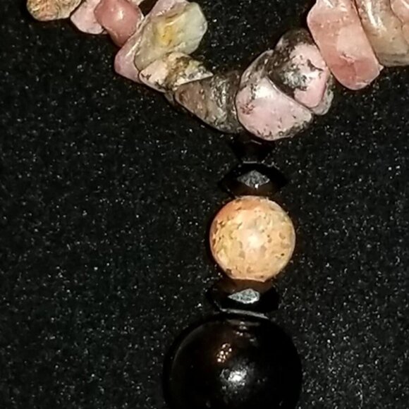 Pink Peruvian Opal And Obsidian Necklace - Picture 5 of 6